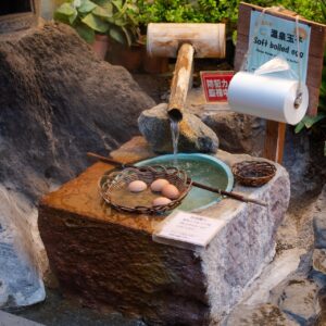 温泉ですき鍋を楽しむなら近くのおすすめスポットはどこ？